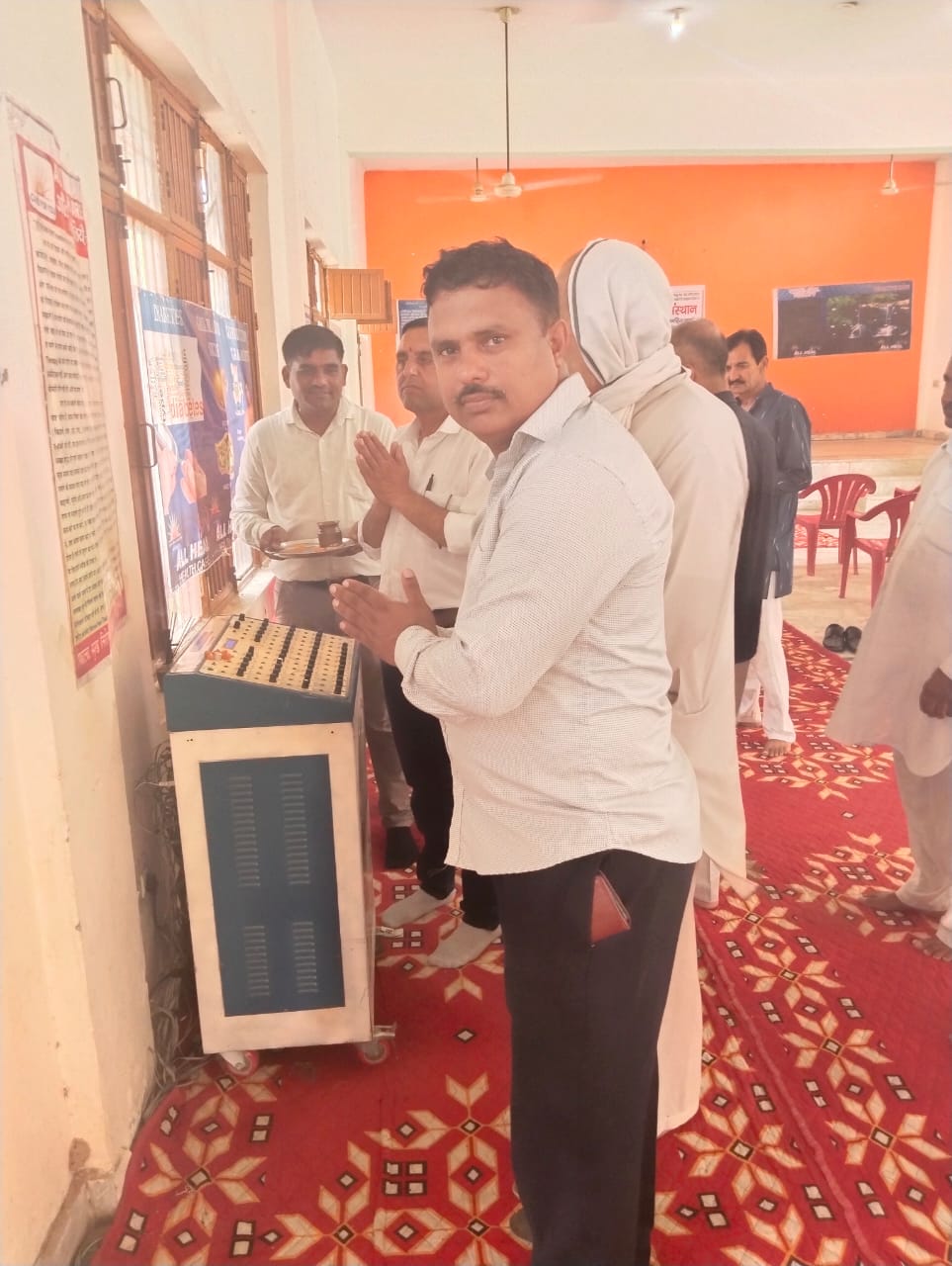 web.whatsapp (80) web.whatsapp (80)